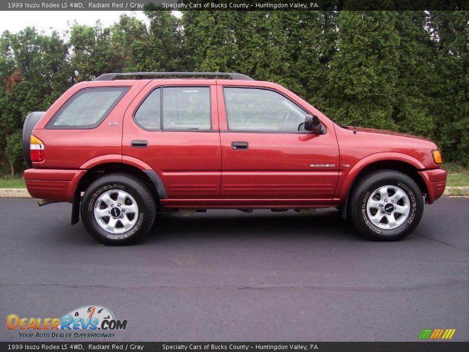 1999 Isuzu Rodeo LS 4WD Radiant Red / Gray Photo #11