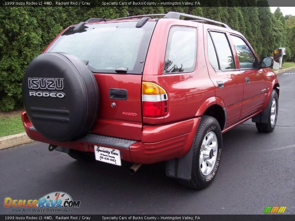 1999 Isuzu Rodeo LS 4WD Radiant Red / Gray Photo #14