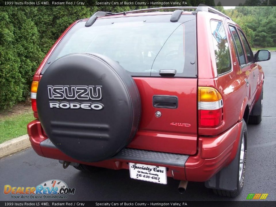 1999 Isuzu Rodeo LS 4WD Radiant Red / Gray Photo #15