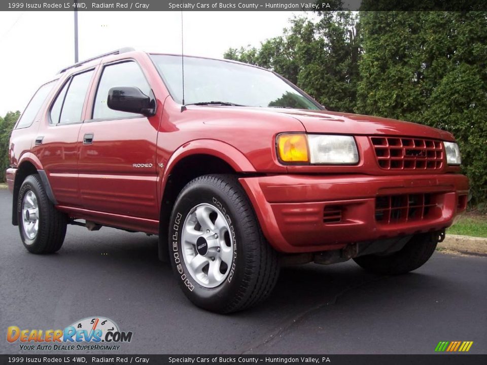 1999 Isuzu Rodeo LS 4WD Radiant Red / Gray Photo #19