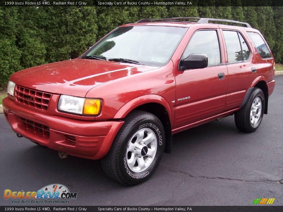 1999 Isuzu Rodeo LS 4WD Radiant Red / Gray Photo #20