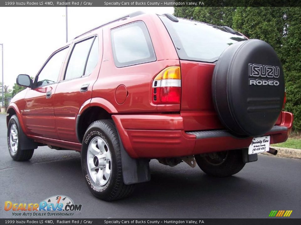 1999 Isuzu Rodeo LS 4WD Radiant Red / Gray Photo #21