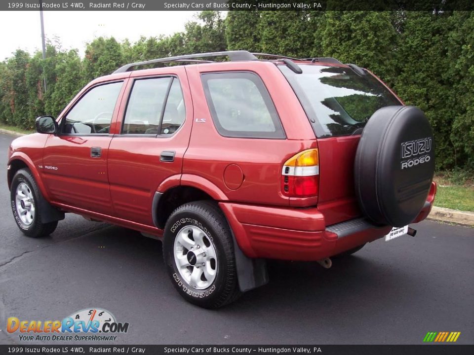 1999 Isuzu Rodeo LS 4WD Radiant Red / Gray Photo #22