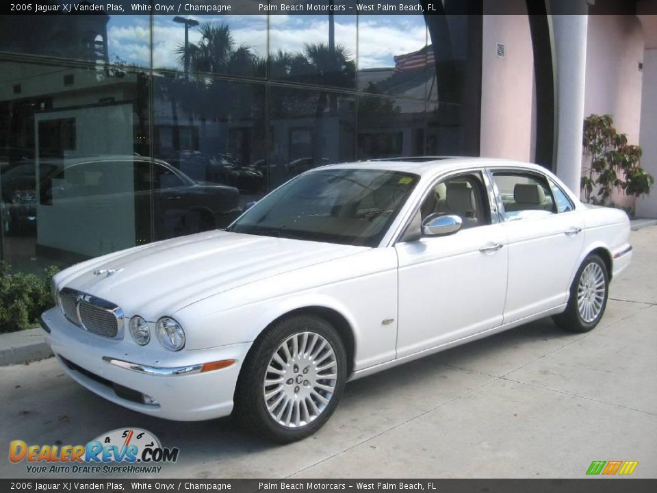2006 Jaguar XJ Vanden Plas White Onyx / Champagne Photo #1