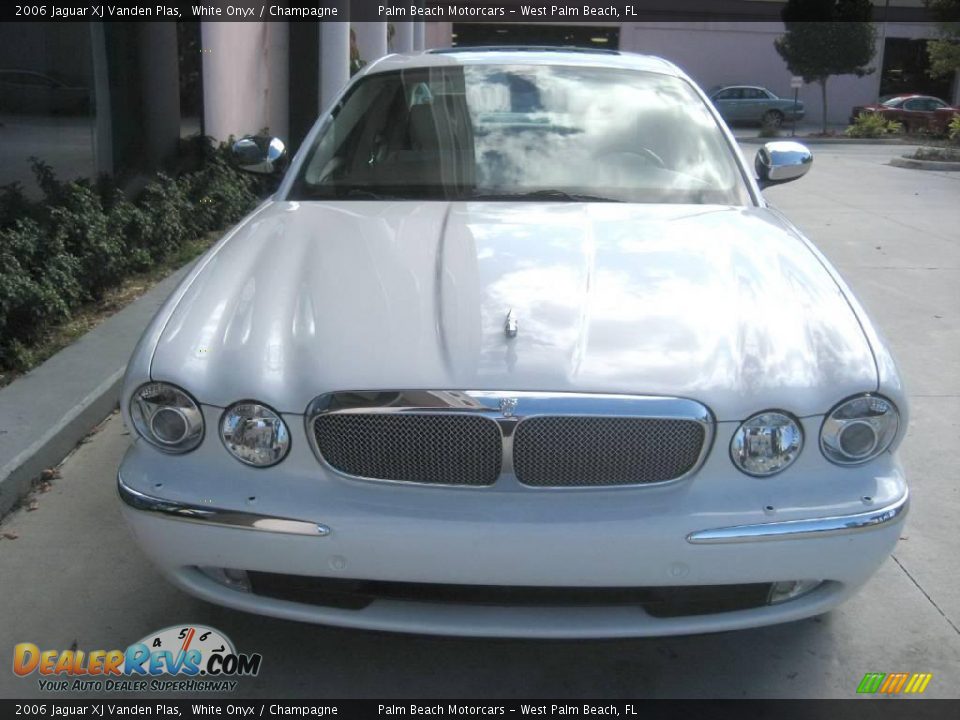 2006 Jaguar XJ Vanden Plas White Onyx / Champagne Photo #2
