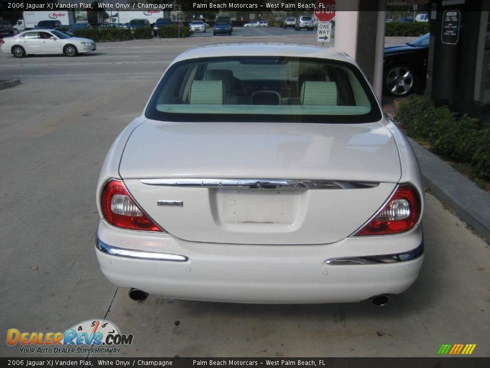 2006 Jaguar XJ Vanden Plas White Onyx / Champagne Photo #5