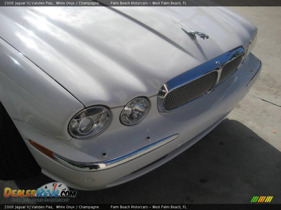 2006 Jaguar XJ Vanden Plas White Onyx / Champagne Photo #9