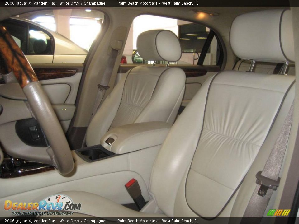 2006 Jaguar XJ Vanden Plas White Onyx / Champagne Photo #17