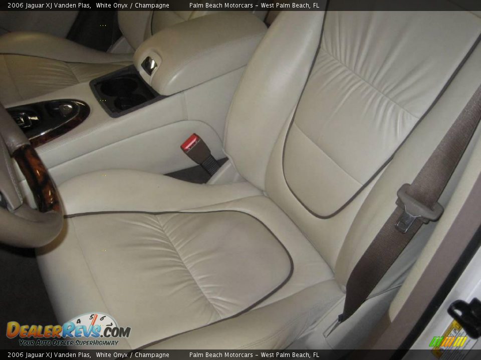 2006 Jaguar XJ Vanden Plas White Onyx / Champagne Photo #18
