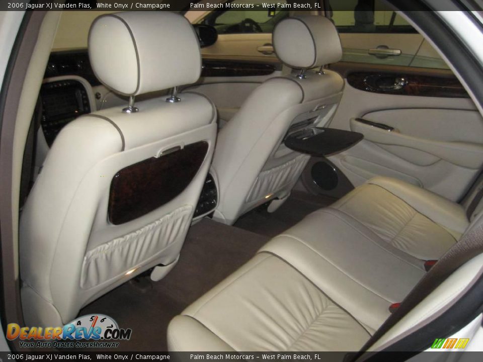 2006 Jaguar XJ Vanden Plas White Onyx / Champagne Photo #19