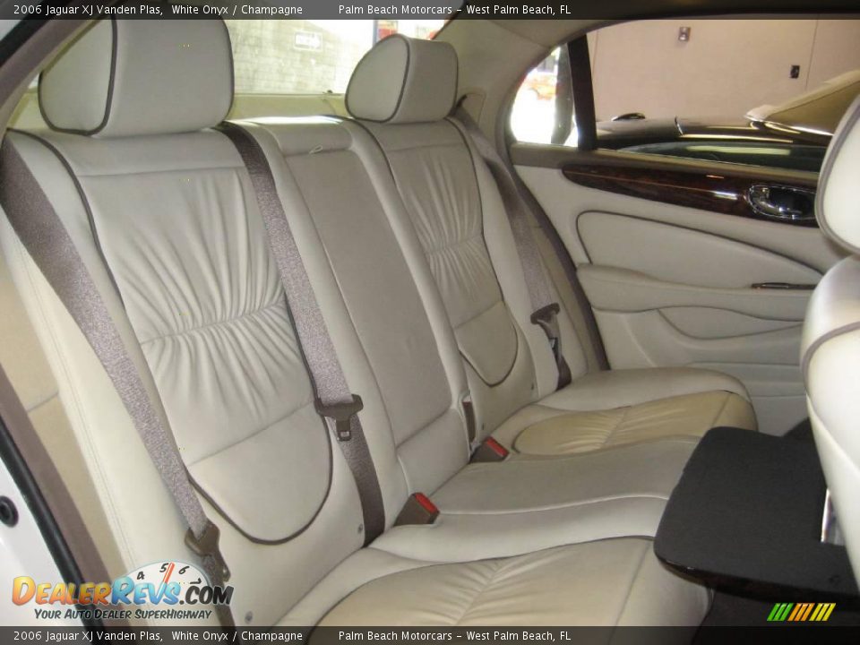 2006 Jaguar XJ Vanden Plas White Onyx / Champagne Photo #22