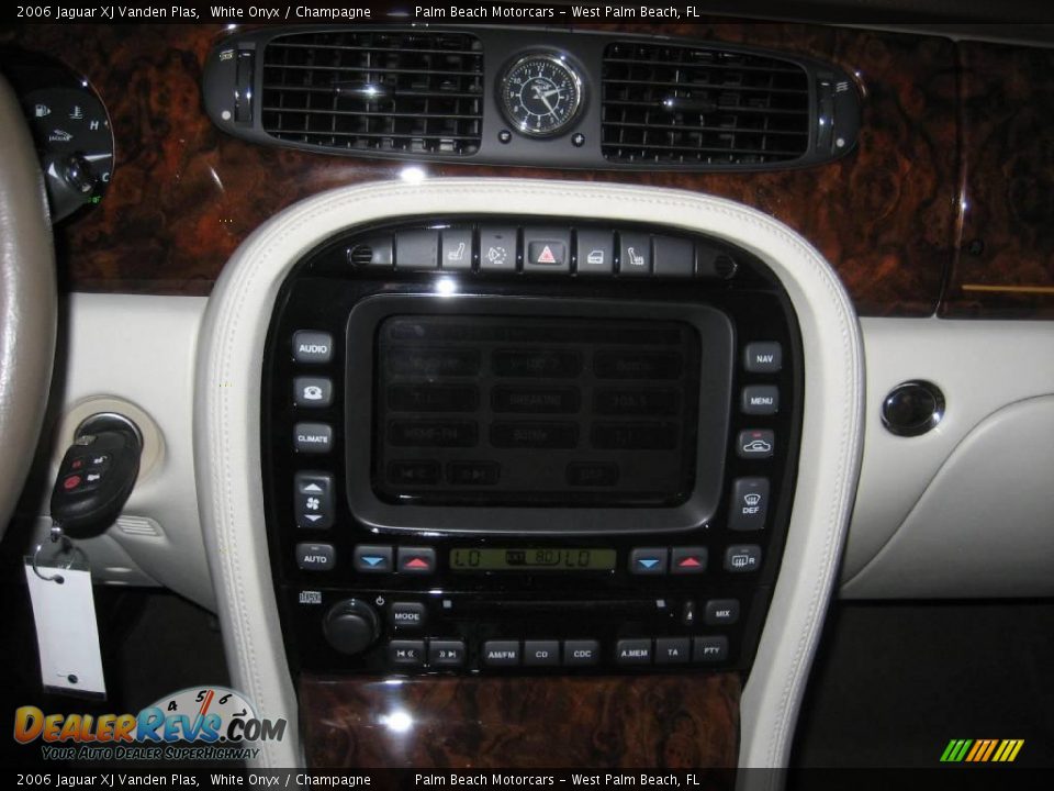 2006 Jaguar XJ Vanden Plas White Onyx / Champagne Photo #28
