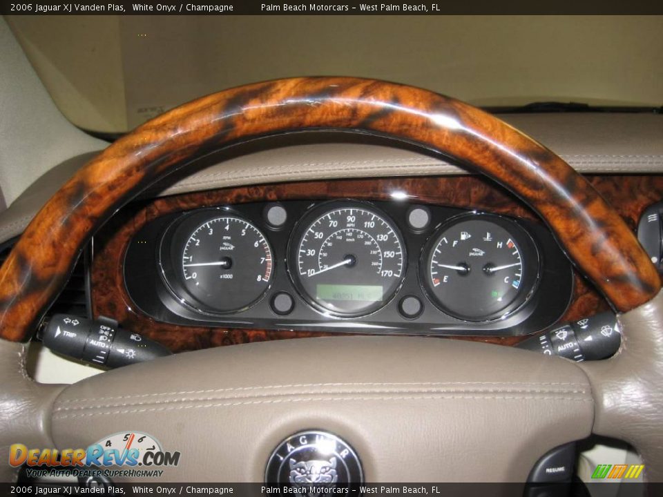 2006 Jaguar XJ Vanden Plas White Onyx / Champagne Photo #31