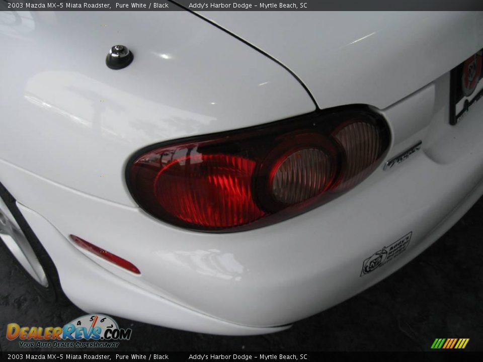 2003 Mazda MX-5 Miata Roadster Pure White / Black Photo #11