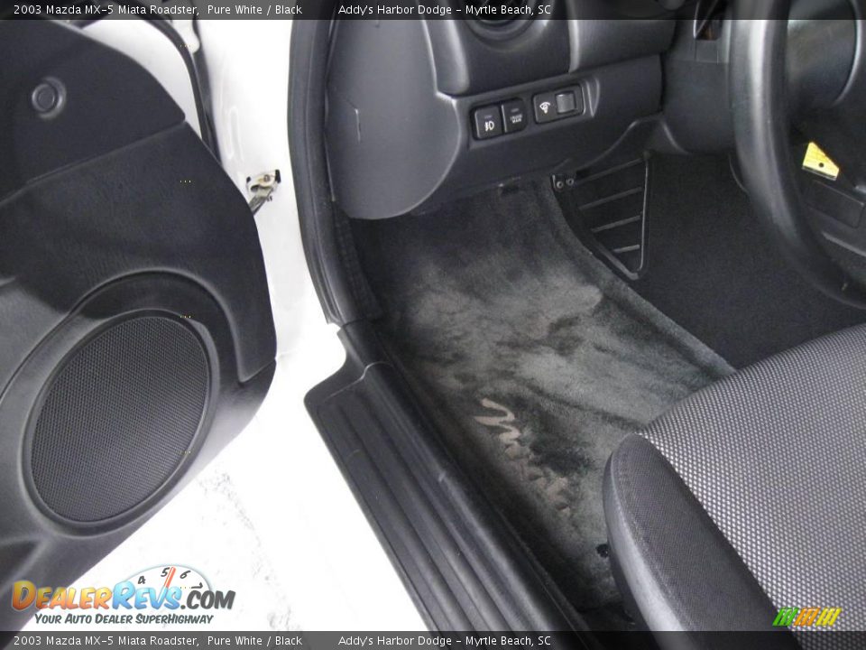 2003 Mazda MX-5 Miata Roadster Pure White / Black Photo #16