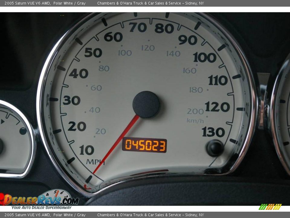 2005 Saturn VUE V6 AWD Polar White / Gray Photo #5