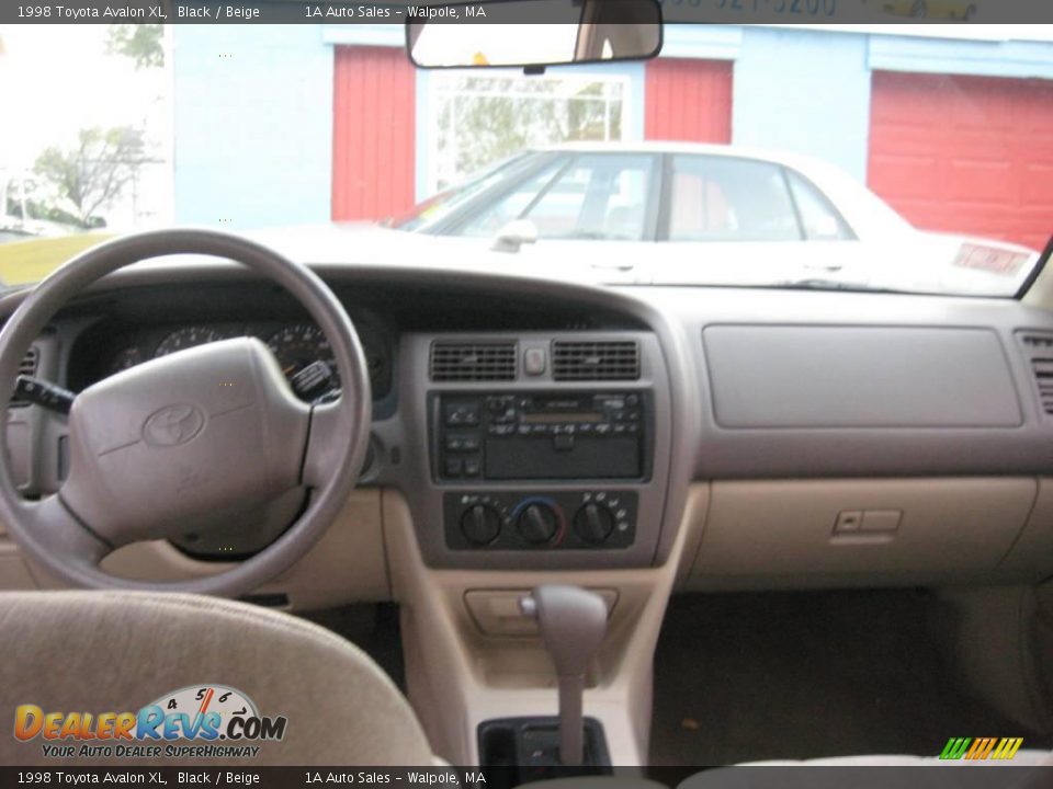 1998 Toyota Avalon XL Black / Beige Photo #5