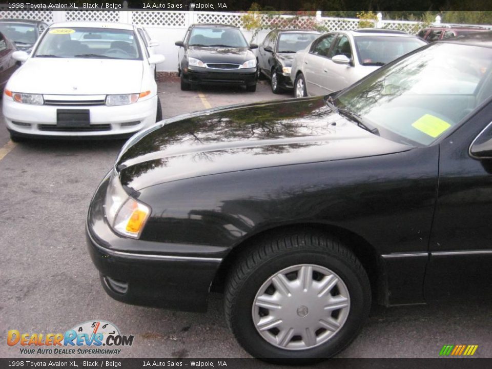 1998 Toyota Avalon XL Black / Beige Photo #10