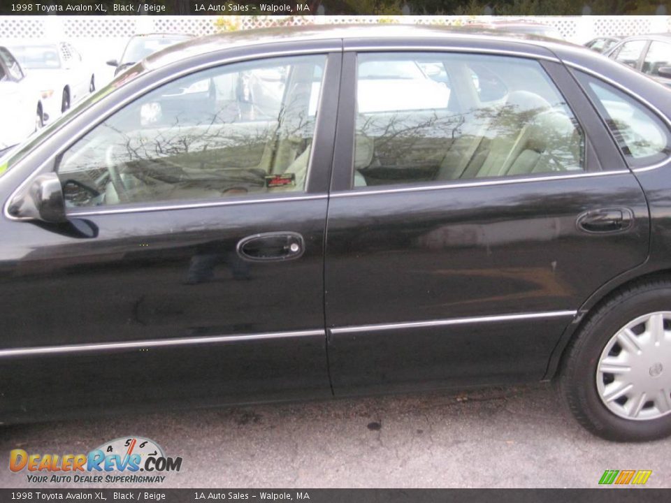 1998 Toyota Avalon XL Black / Beige Photo #11