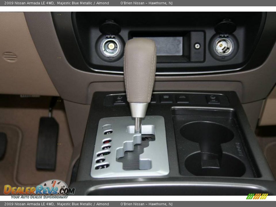 2009 Nissan Armada LE 4WD Majestic Blue Metallic / Almond Photo #17