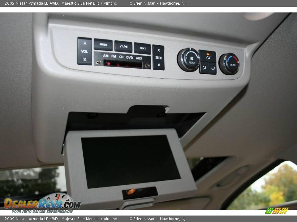 2009 Nissan Armada LE 4WD Majestic Blue Metallic / Almond Photo #18