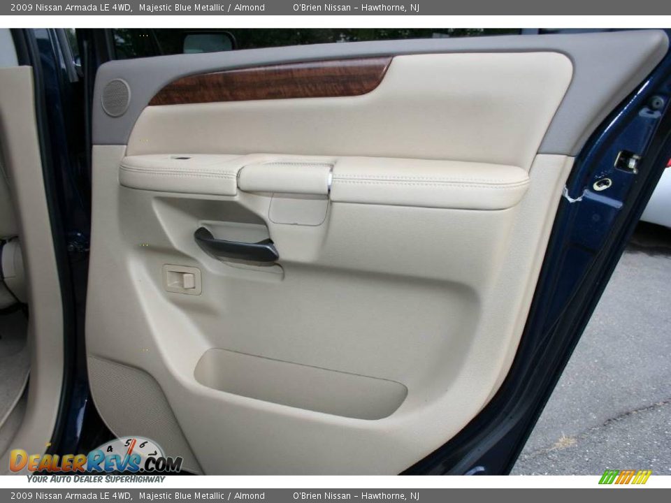 2009 Nissan Armada LE 4WD Majestic Blue Metallic / Almond Photo #20