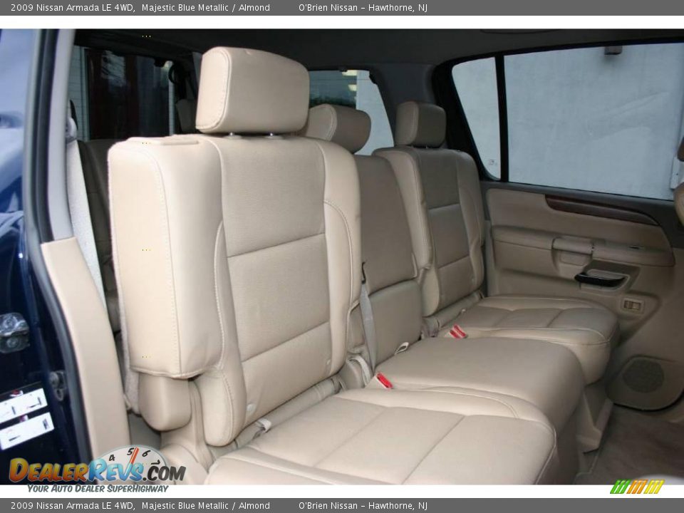2009 Nissan Armada LE 4WD Majestic Blue Metallic / Almond Photo #22