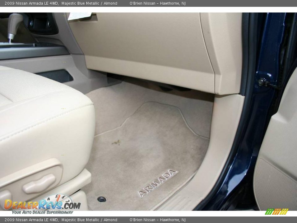 2009 Nissan Armada LE 4WD Majestic Blue Metallic / Almond Photo #25