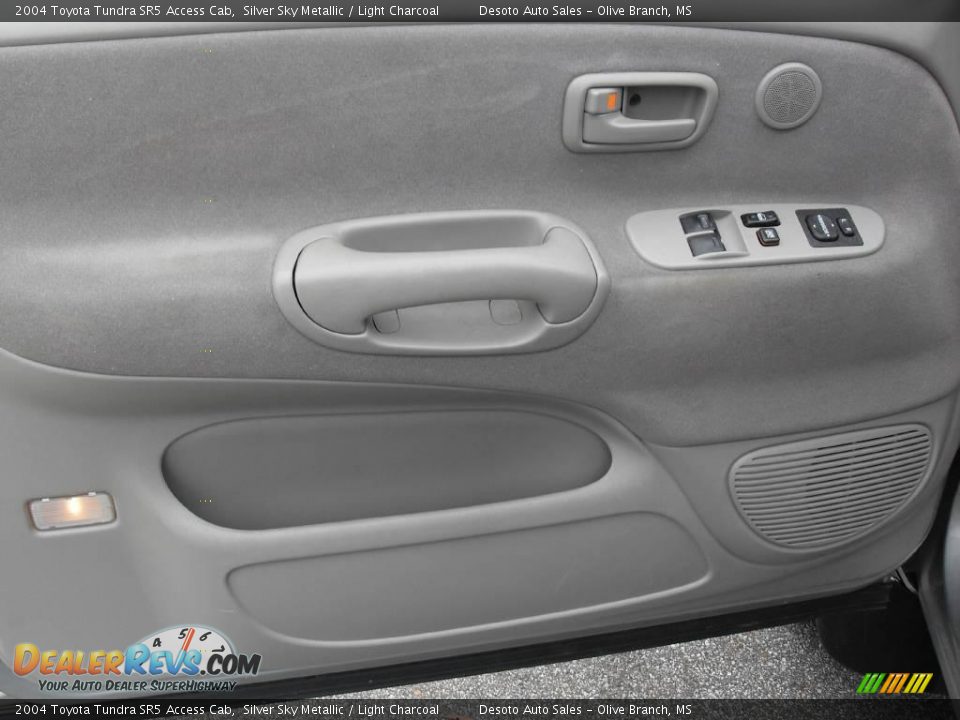 2004 Toyota Tundra SR5 Access Cab Silver Sky Metallic / Light Charcoal Photo #14