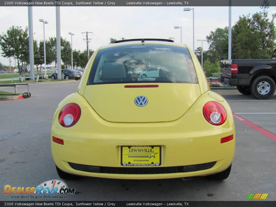 2006 Volkswagen New Beetle TDI Coupe Sunflower Yellow / Grey Photo #4