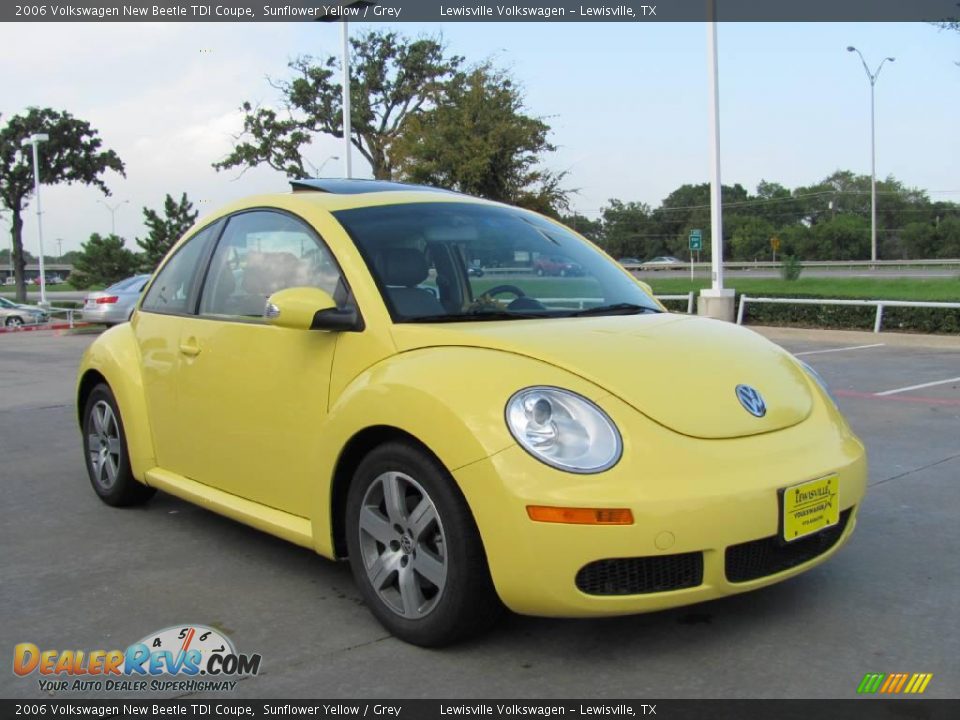 2006 Volkswagen New Beetle TDI Coupe Sunflower Yellow / Grey Photo #7