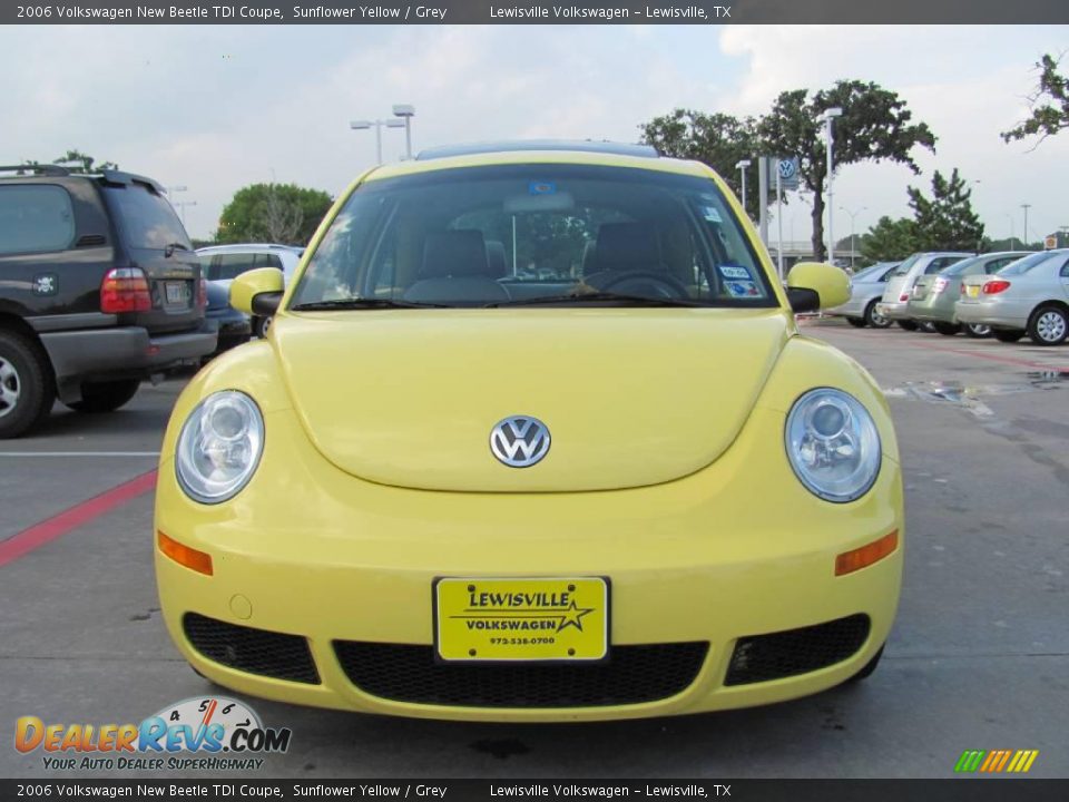 2006 Volkswagen New Beetle TDI Coupe Sunflower Yellow / Grey Photo #8