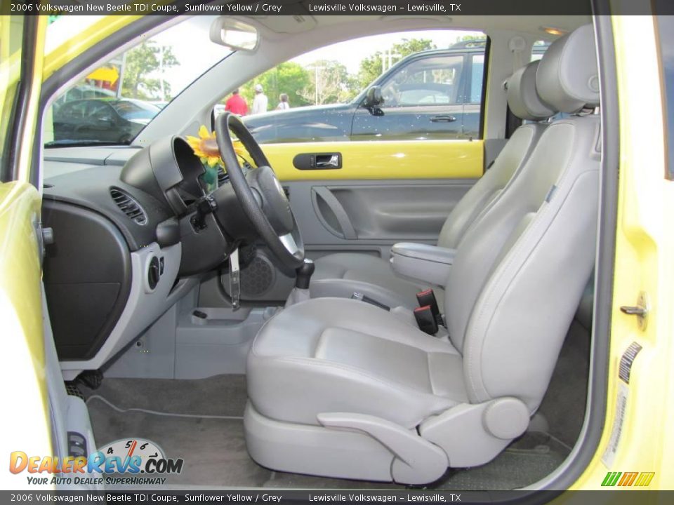 2006 Volkswagen New Beetle TDI Coupe Sunflower Yellow / Grey Photo #9