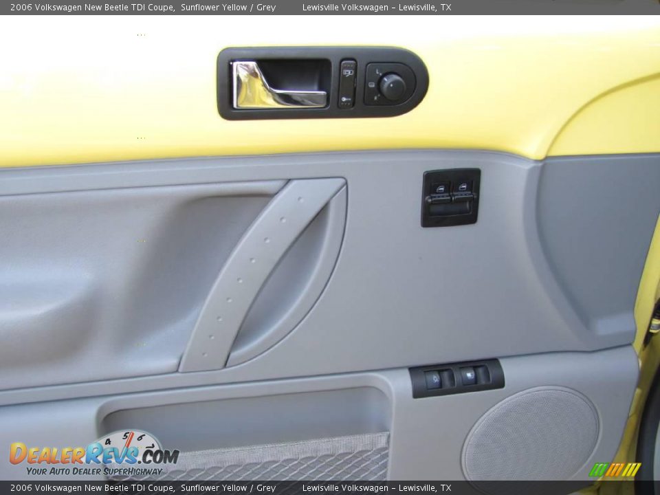 2006 Volkswagen New Beetle TDI Coupe Sunflower Yellow / Grey Photo #15