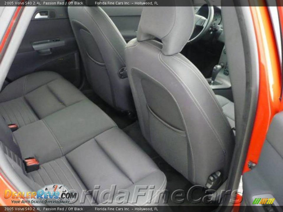 2005 Volvo S40 2.4i Passion Red / Off Black Photo #15