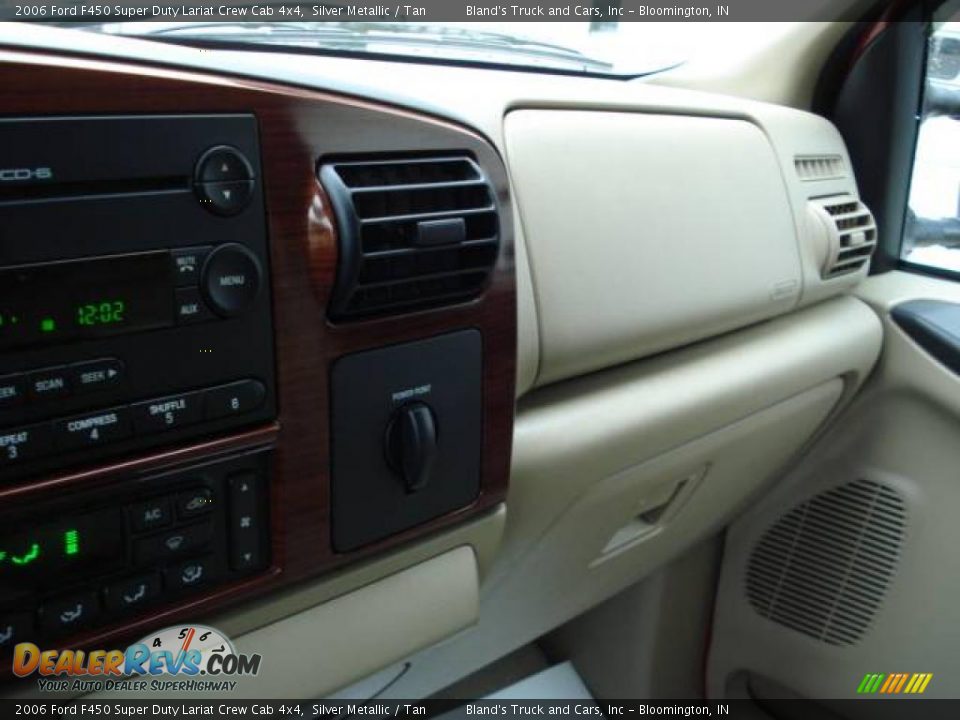 2006 Ford F450 Super Duty Lariat Crew Cab 4x4 Silver Metallic / Tan Photo #36