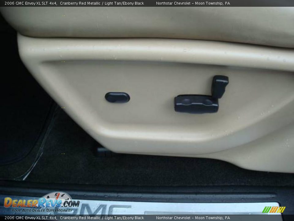 2006 GMC Envoy XL SLT 4x4 Cranberry Red Metallic / Light Tan/Ebony Black Photo #16