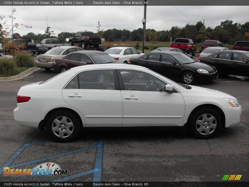 2005 Honda Accord LX Sedan Taffeta White / Ivory Photo #5