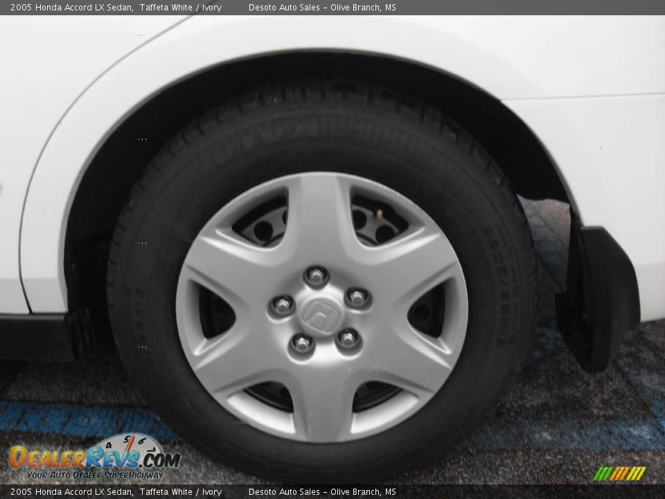 2005 Honda Accord LX Sedan Taffeta White / Ivory Photo #17