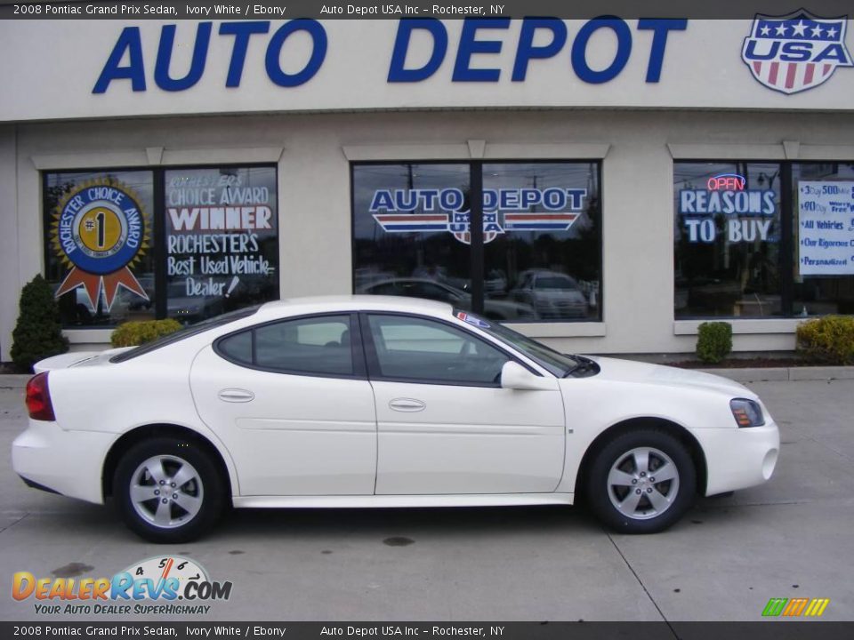 2008 Pontiac Grand Prix Sedan Ivory White / Ebony Photo #1
