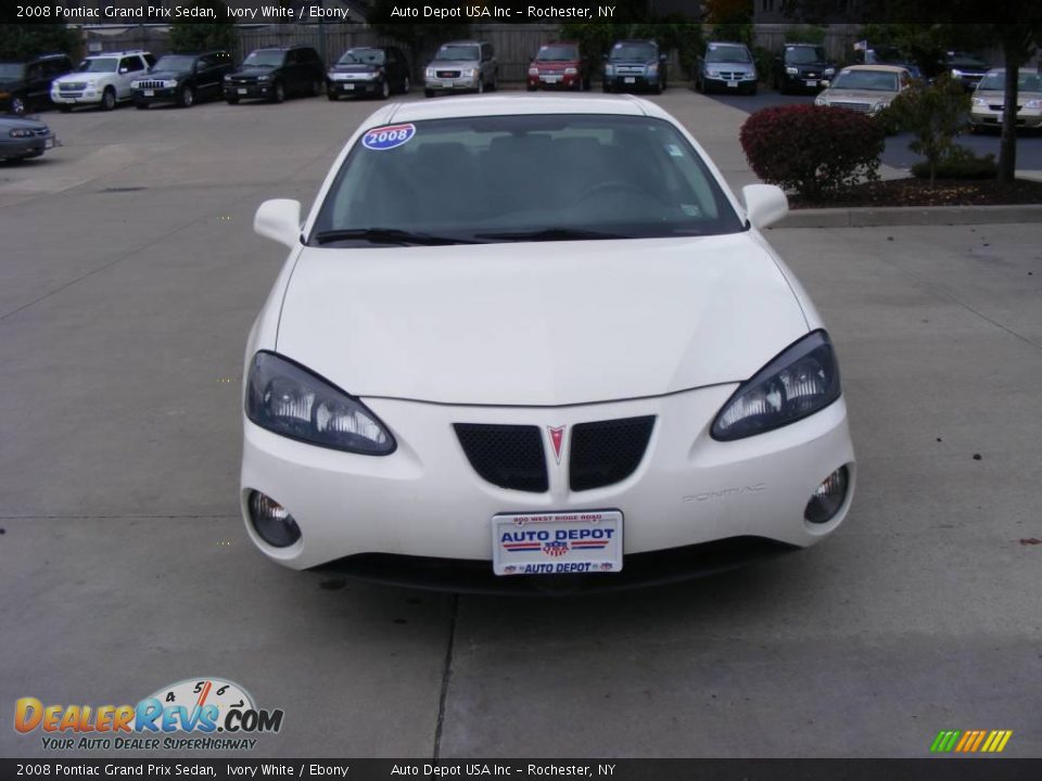 2008 Pontiac Grand Prix Sedan Ivory White / Ebony Photo #3