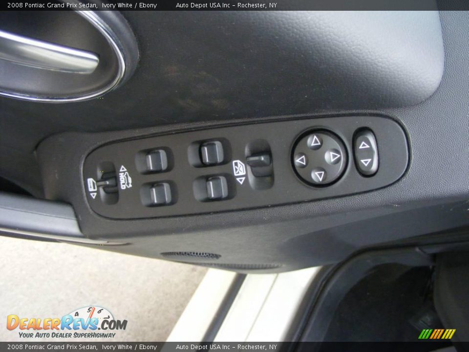 2008 Pontiac Grand Prix Sedan Ivory White / Ebony Photo #7