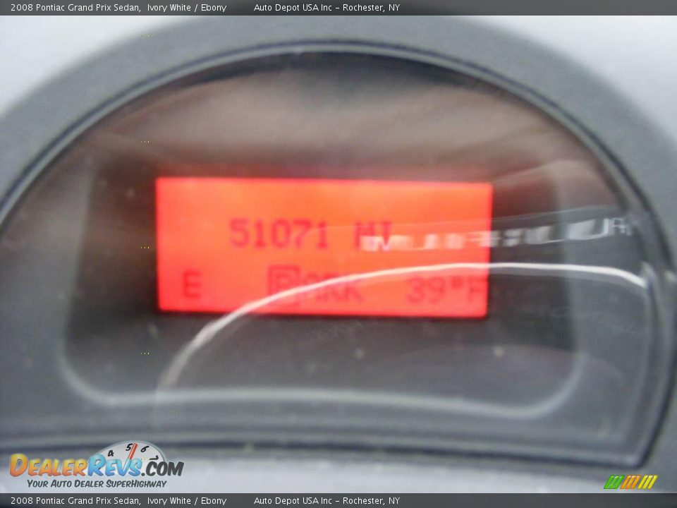 2008 Pontiac Grand Prix Sedan Ivory White / Ebony Photo #12