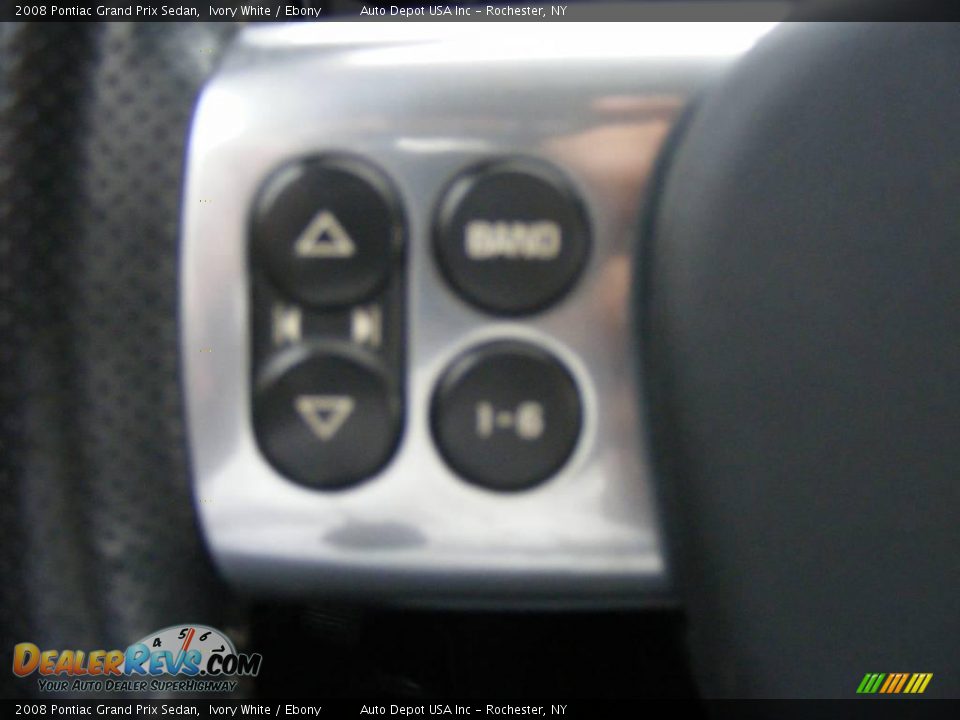 2008 Pontiac Grand Prix Sedan Ivory White / Ebony Photo #14