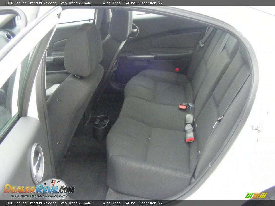 2008 Pontiac Grand Prix Sedan Ivory White / Ebony Photo #16