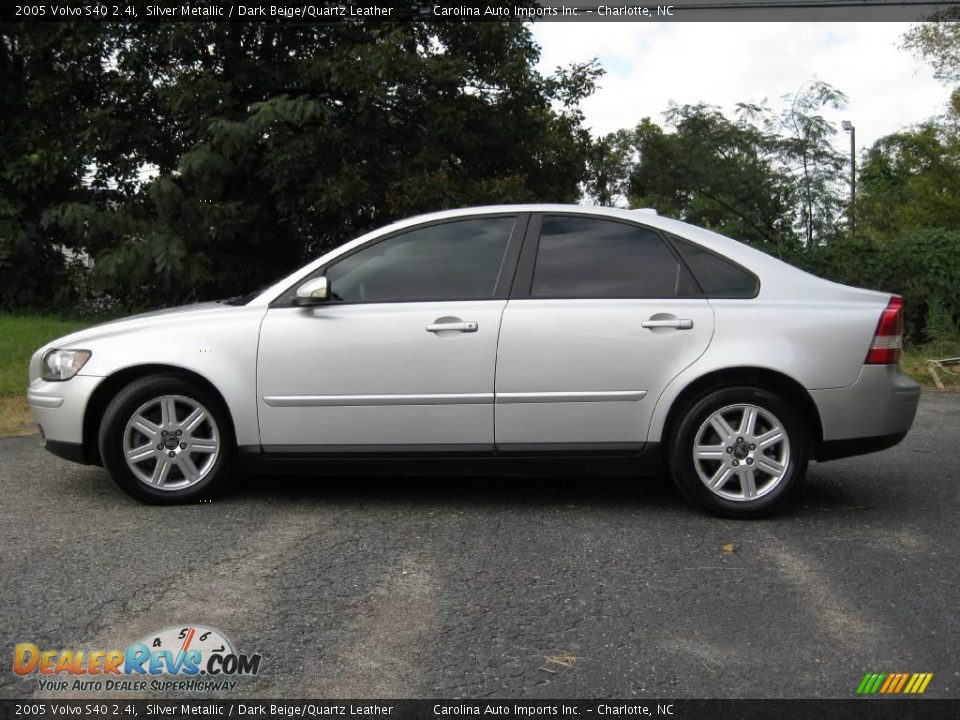 2005 Volvo S40 2.4i Silver Metallic / Dark Beige/Quartz Leather Photo #5