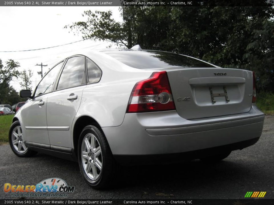 2005 Volvo S40 2.4i Silver Metallic / Dark Beige/Quartz Leather Photo #6