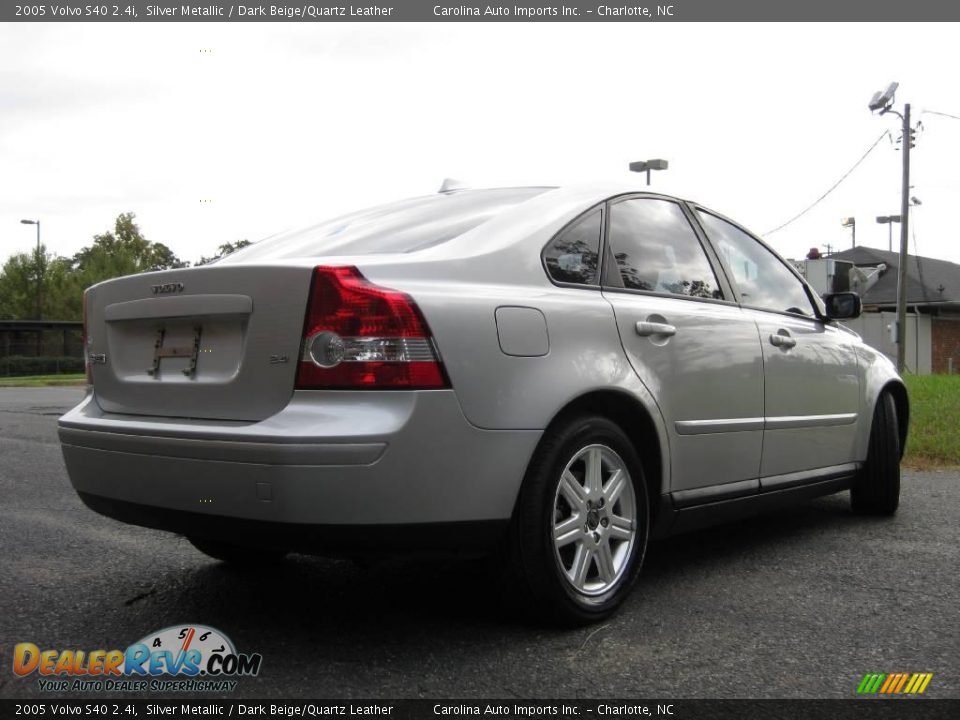 2005 Volvo S40 2.4i Silver Metallic / Dark Beige/Quartz Leather Photo #8