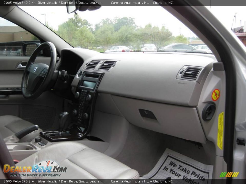 2005 Volvo S40 2.4i Silver Metallic / Dark Beige/Quartz Leather Photo #19