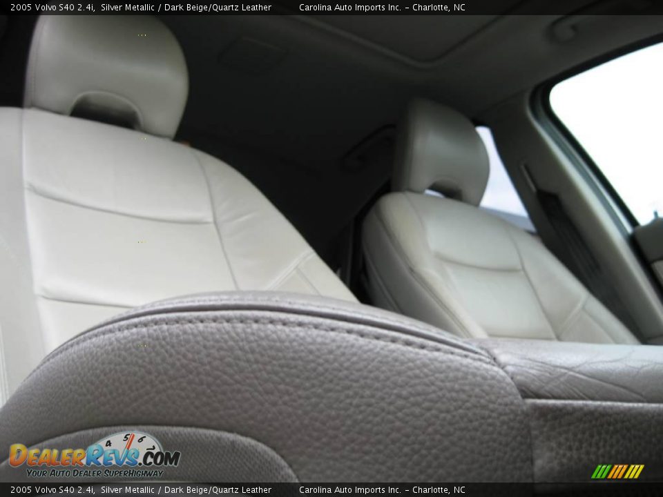 2005 Volvo S40 2.4i Silver Metallic / Dark Beige/Quartz Leather Photo #21